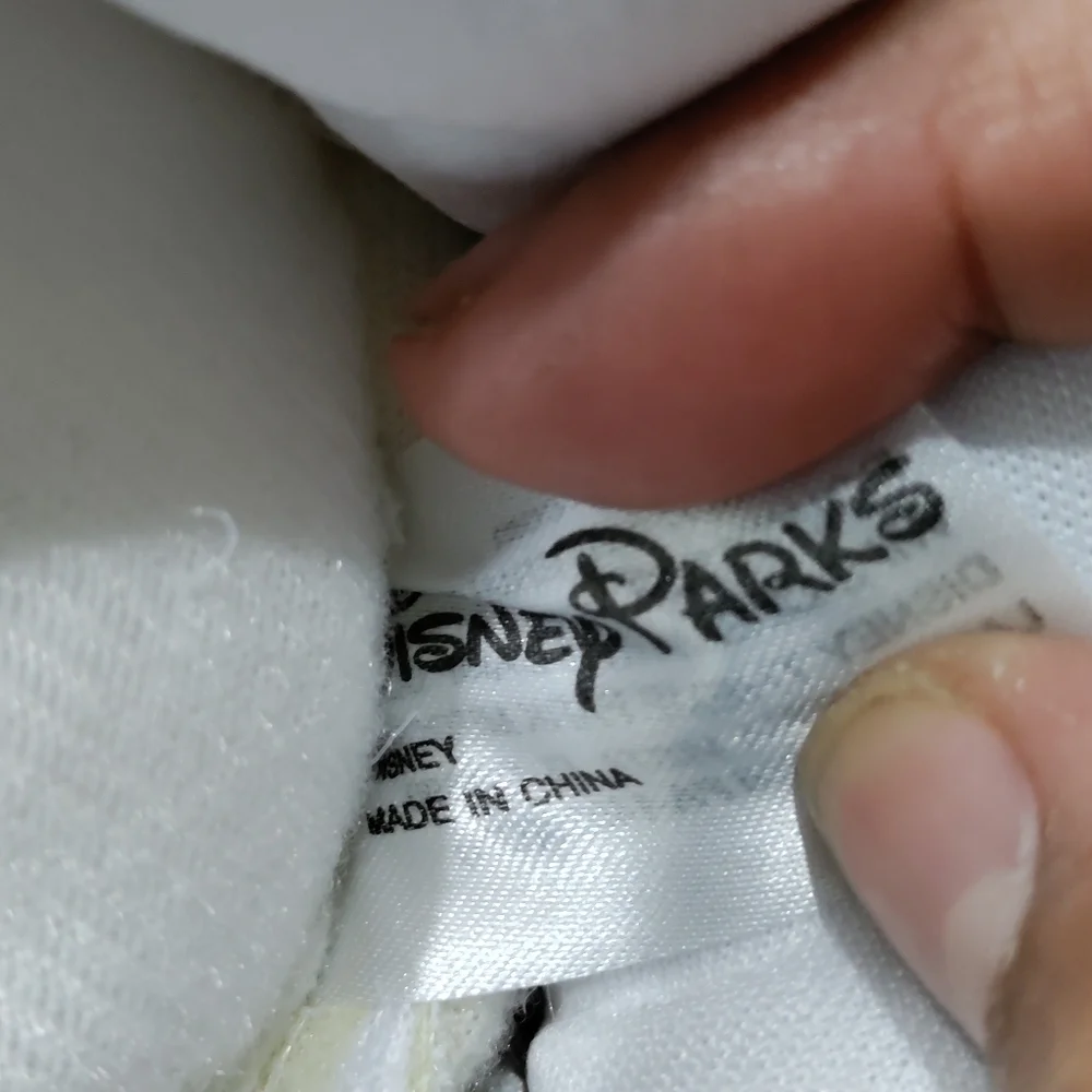 Disney Parks Mickey Mouse white puffy gloves